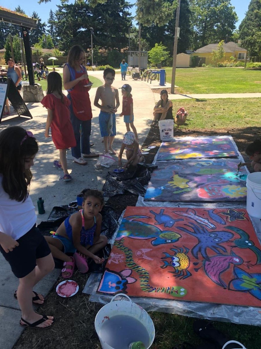 kids painting in park